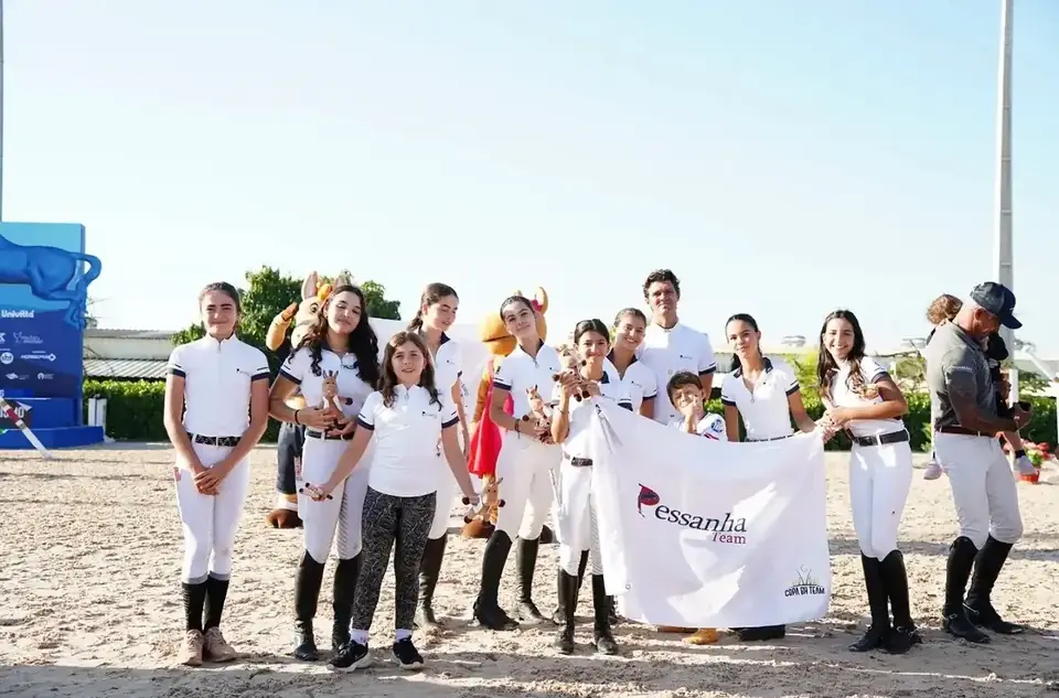 Equipe Pessanha Team reunida em competição